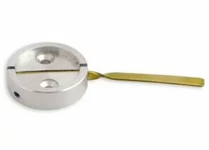 57425 - Банковское оборуд-ие Плашка металл. с флажком, диаметр 29 мм, латунь 96528 (1)